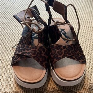 OTBT Leopard Print Women's Platform Sandals, size 7.5.
